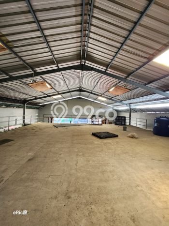 Gudang Disewakan Kawasan Bekasi Timur, Luas 700m², Jalan Utama, Akses Mudah Gudang Disewakan Kawasan Bekasi Timur, Luas 700m², Jalan Utama, Akses Mudah