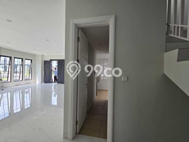 Disewakan Rumah Murah di Summarecon Crown Gading Bekasi Punya 5 Kamar Tidur Disewakan Rumah Murah di Summarecon Crown Gading Bekasi Punya 5 Kamar Tidur