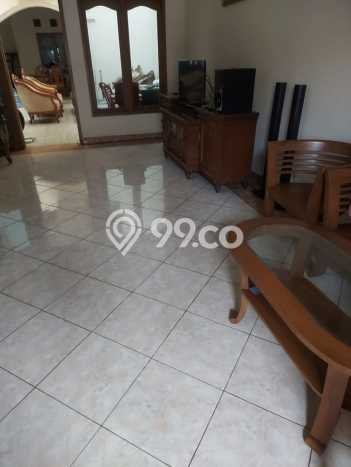 For Sale Rumah 4 Kamar Lokasi Strategis Bagus dan Strategis di Jatinegara For Sale Rumah 4 Kamar Lokasi Strategis Bagus dan Strategis di Jatinegara
