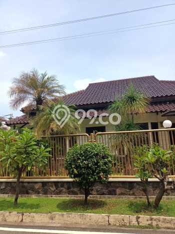 Ready to Use! Premium House LT 786m2 Desain Modern di Pulomas Ready to Use! Premium House LT 786m2 Desain Modern di Pulomas