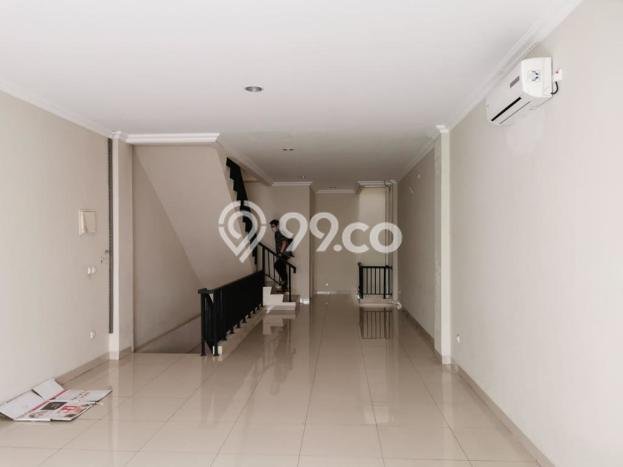 Disewakan Ruko di Kawasan Ramai Green Lake City Luas 260m2 Disewakan Ruko di Kawasan Ramai Green Lake City Luas 260m2