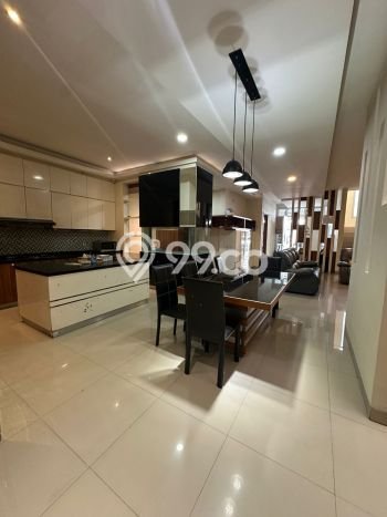 Sewa Rumah Harga Terjangkau di Green Lake City Jakarta Barat Punya 4 Kamar Tidur Sewa Rumah Harga Terjangkau di Green Lake City Jakarta Barat Punya 4 Kamar Tidur