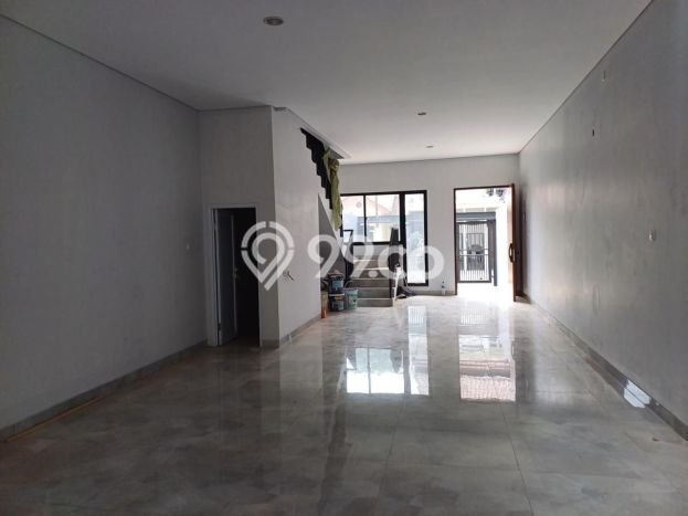 Rumah Luas Asri 2 KT Siap Huni di Meruya Jakarta Barat Rumah Luas Asri 2 KT Siap Huni di Meruya Jakarta Barat