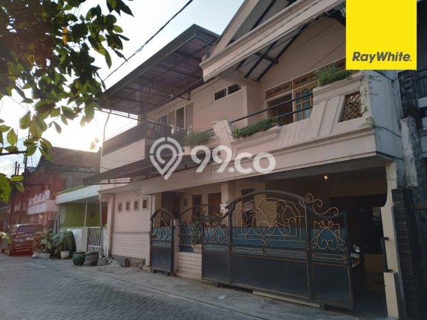 Rumah Modern 12 KT di kertajaya Surabaya Rumah Modern 12 KT di kertajaya Surabaya