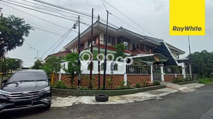 Hunian Mewah LB 420m2 Siap Pakai Desain Elegan di Manyar, Surabaya Hunian Mewah LB 420m2 Siap Pakai Desain Elegan di Manyar, Surabaya