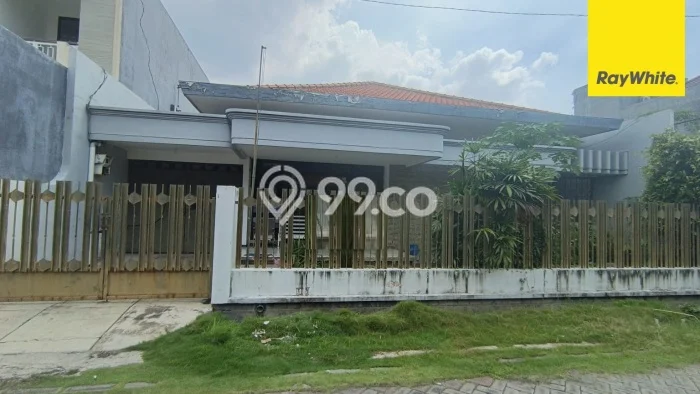 Dijual Rumah Premium dengan Fasilitas Sekitar Lengkap di Sukolilo, Surabaya Dijual Rumah Premium dengan Fasilitas Sekitar Lengkap di Sukolilo, Surabaya
