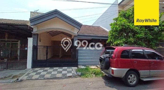 Lokasi terbaik! Rumah siap huni disewakan di Wonocolo LB 153m2 Lokasi terbaik! Rumah siap huni disewakan di Wonocolo LB 153m2