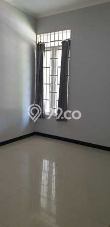 Rumah Modern 2 KT LT 112m2 di Taman Kopo Indah Rumah Modern 2 KT LT 112m2 di Taman Kopo Indah