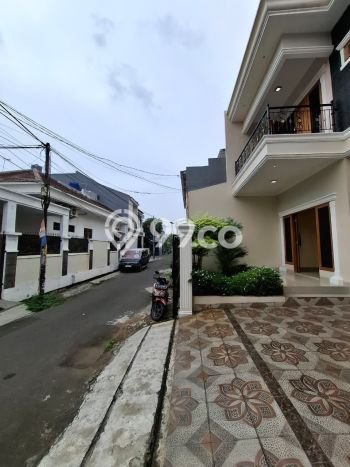 Rumah Elit LB 270m2 Siap Huni Desain Elegan di Pulo Asem, Jakarta Timur Rumah Elit LB 270m2 Siap Huni Desain Elegan di Pulo Asem, Jakarta Timur