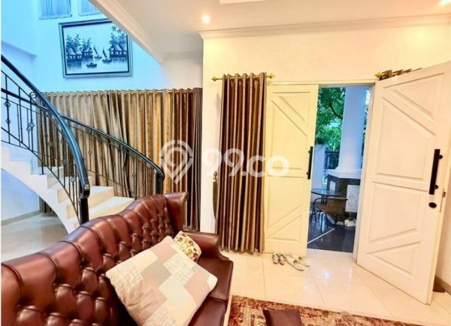 Hunian Mewah LB 330m2 Siap Pakai Desain Elegan di Taman Galaxy, Bekasi Hunian Mewah LB 330m2 Siap Pakai Desain Elegan di Taman Galaxy, Bekasi