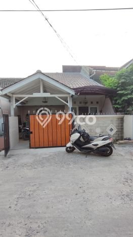 Rumah Luas Asri 4 KT Siap Pakai di Harapan Indah Bekasi Rumah Luas Asri 4 KT Siap Pakai di Harapan Indah Bekasi