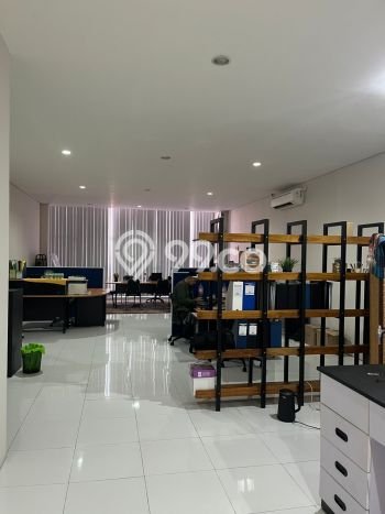Disewakan Gudang di Kawasan Ramai Kranji Luas 217m2 Disewakan Gudang di Kawasan Ramai Kranji Luas 217m2