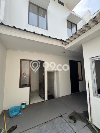 Rumah Strategis Modern Lb 90m2 di Cakung, Jakarta Timur Rumah Strategis Modern Lb 90m2 di Cakung, Jakarta Timur