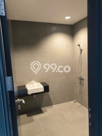 LOKASI STRATEGIS! Rumah di Cakung, Akses ke Tol, 5 KT, LT 112m² Bangunan 200m² LOKASI STRATEGIS! Rumah di Cakung, Akses ke Tol, 5 KT, LT 112m² Bangunan 200m²