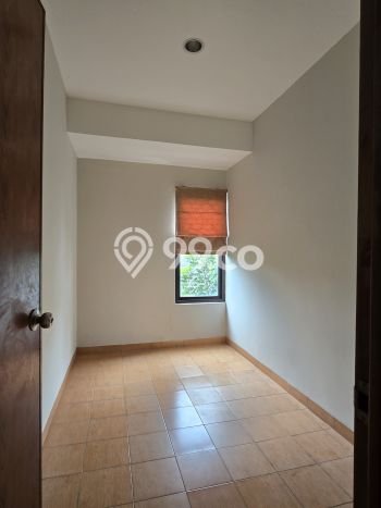 For Sale Hunian Rumah Terawat 5 KT di Lippo Karawaci, Tangerang For Sale Hunian Rumah Terawat 5 KT di Lippo Karawaci, Tangerang