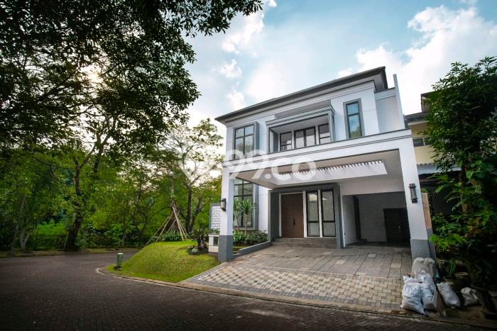 For Sale Rumah Mewah Exclusive di BSD, Tangerang Selatan For Sale Rumah Mewah Exclusive di BSD, Tangerang Selatan