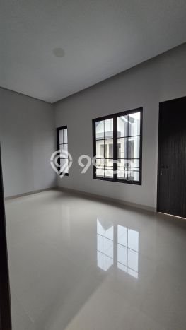 Jual Rumah Favorit Siap Huni LB 105m2 di Ciledug, Tangerang Jual Rumah Favorit Siap Huni LB 105m2 di Ciledug, Tangerang