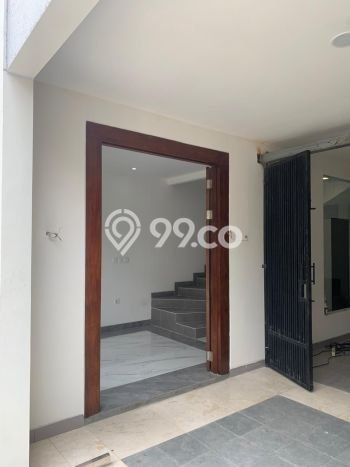 Jual Rumah 5 KT di Kebayoran Baru, Jakarta Selatan - Luas Tanah 130m2m² Jual Rumah 5 KT di Kebayoran Baru, Jakarta Selatan - Luas Tanah 130m2m²