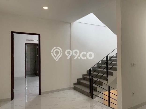 Jual Rumah 5 KT di Kebayoran Baru, Jakarta Selatan - Luas Tanah 130m2m² Jual Rumah 5 KT di Kebayoran Baru, Jakarta Selatan - Luas Tanah 130m2m²