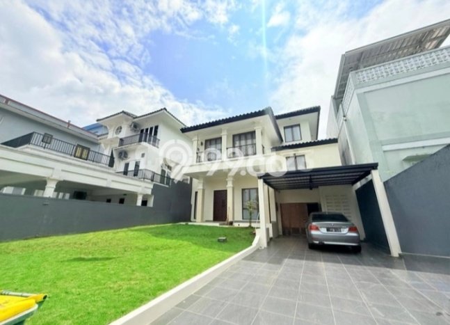 Rumah Elit Modern Tanpa Renovasi di Sentul City Bogor Rumah Elit Modern Tanpa Renovasi di Sentul City Bogor