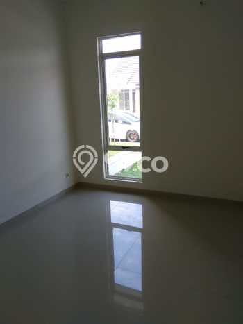Hunian Nyaman Asri 2 KT Siap Huni di Suvarna Sutera Tangerang Hunian Nyaman Asri 2 KT Siap Huni di Suvarna Sutera Tangerang
