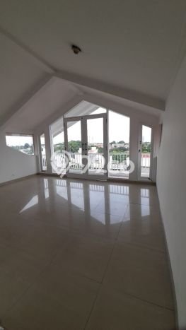 Hunian Modern dengan LT 875m2 & LB 500m2 Disewakan di Cipete Hunian Modern dengan LT 875m2 & LB 500m2 Disewakan di Cipete