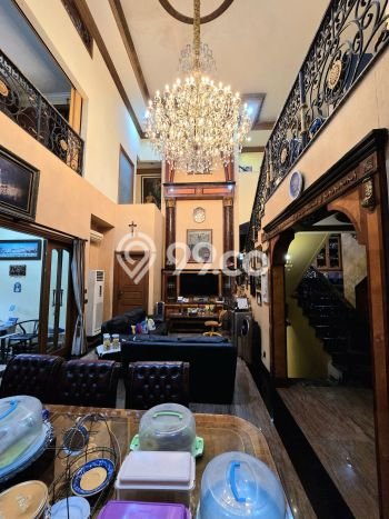 Siap Huni Hunian Elit 7 Kamar di Pancoran Dekat ke Mana Pun Siap Huni Hunian Elit 7 Kamar di Pancoran Dekat ke Mana Pun