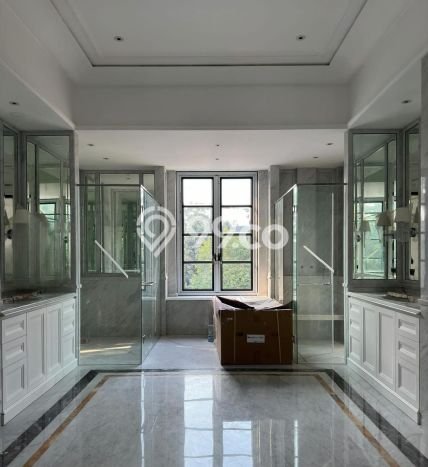 Siap Huni Rumah Mewah 8 Kamar di Kebayoran Baru Dekat ke Mana Pun Siap Huni Rumah Mewah 8 Kamar di Kebayoran Baru Dekat ke Mana Pun