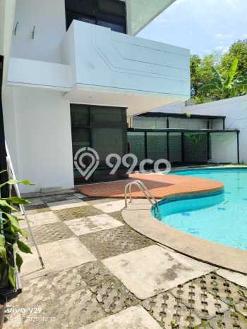 Tanah Dijual Lokasi Strategis di Jakarta Selatan dengan Luas 770m2 Tanah Dijual Lokasi Strategis di Jakarta Selatan dengan Luas 770m2