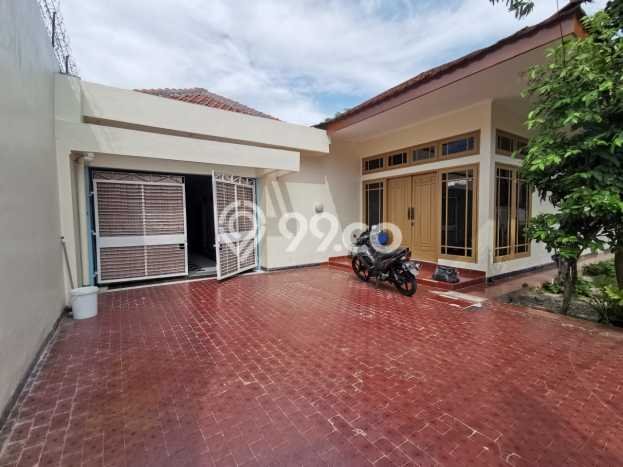 Unit Komersial Dijual di Jakarta Timur LT 482m2 & LB 300m2 Unit Komersial Dijual di Jakarta Timur LT 482m2 & LB 300m2
