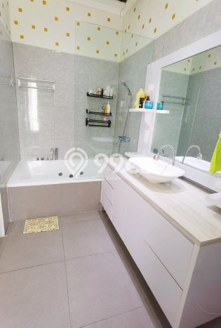 Rumah Elit LB 193m2 Siap Huni Desain Elegan di Gading Serpong, Tangerang Rumah Elit LB 193m2 Siap Huni Desain Elegan di Gading Serpong, Tangerang