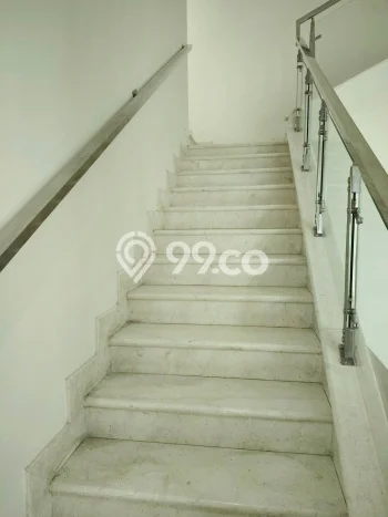 Jarang Ada! Rumah Sewa 6 Kamar Nyaman Siap Huni BSD Jarang Ada! Rumah Sewa 6 Kamar Nyaman Siap Huni BSD