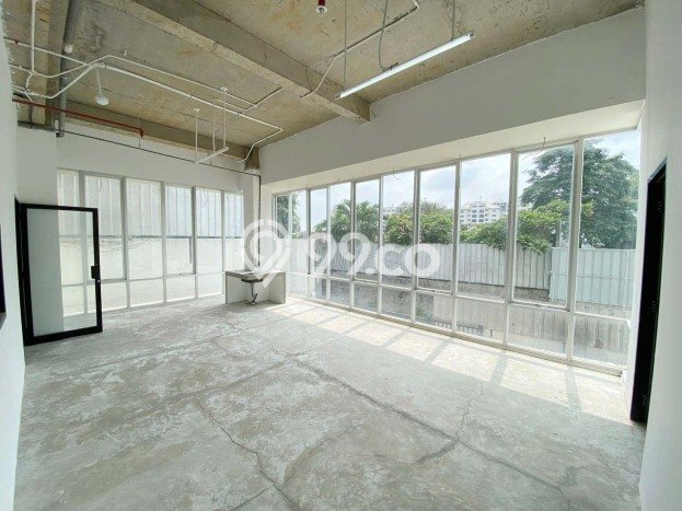 Unit Komersial Tersedia di Kemang Spesifikasi LB 1553m2 Unit Komersial Tersedia di Kemang Spesifikasi LB 1553m2