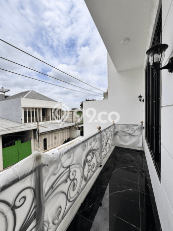 Rumah Mewah Dijual LT 153m2 di Mulyorejo, Surabaya Rumah Mewah Dijual LT 153m2 di Mulyorejo, Surabaya