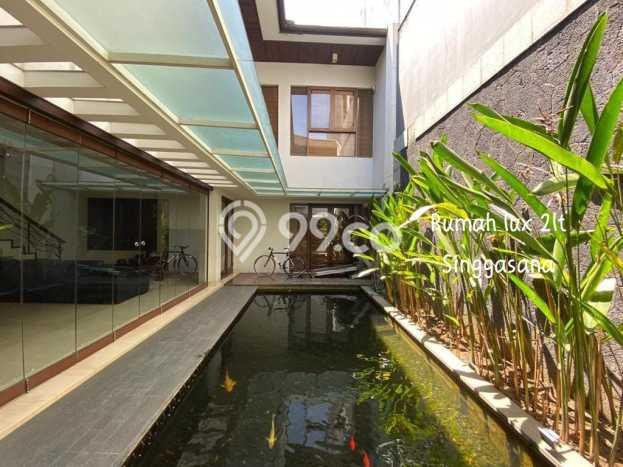 Dijual Rumah Luas Elegan Dengan View Eksklusif di Bojongloa, Bandung Dijual Rumah Luas Elegan Dengan View Eksklusif di Bojongloa, Bandung