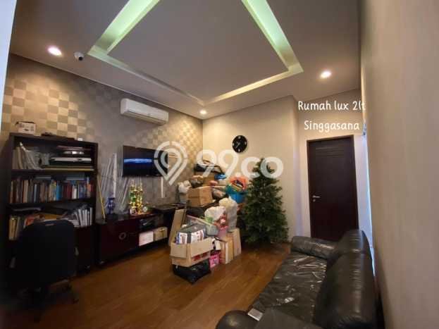 Dijual Rumah Luas Elegan Dengan View Eksklusif di Bojongloa, Bandung Dijual Rumah Luas Elegan Dengan View Eksklusif di Bojongloa, Bandung