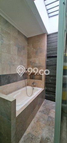 Siap Huni Hunian Elit 4 Kamar di BSD Dekat ke Mana Saja Siap Huni Hunian Elit 4 Kamar di BSD Dekat ke Mana Saja