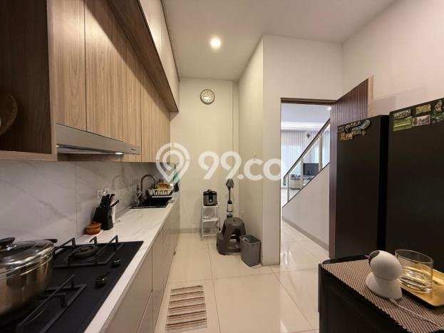 Hunian Mewah LB 217m2 Siap Pakai Desain Elegan di Gading Serpong, Tangerang Hunian Mewah LB 217m2 Siap Pakai Desain Elegan di Gading Serpong, Tangerang