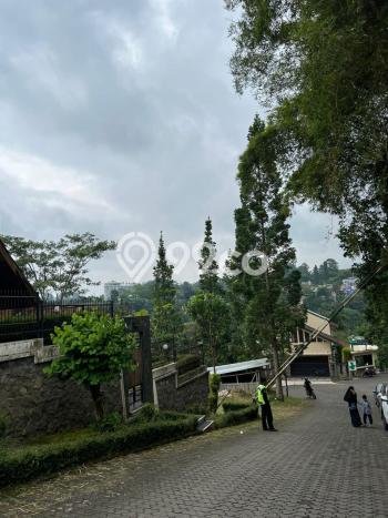 Hunian Mewah Dijual LT 743m2 di Coblong, Bandung Hunian Mewah Dijual LT 743m2 di Coblong, Bandung