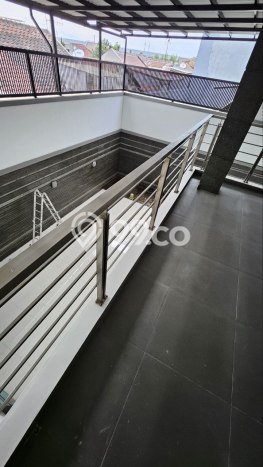 Jual Rumah Siap Huni di Batununggal Bandung Harga Rp 7,5 Juta LT 350m2 Jual Rumah Siap Huni di Batununggal Bandung Harga Rp 7,5 Juta LT 350m2