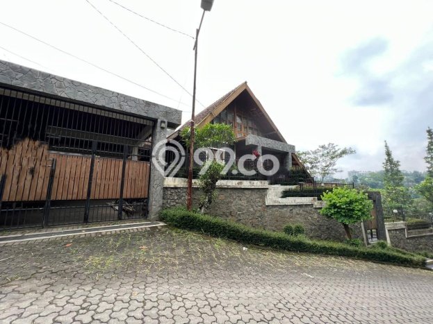 Hunian Mewah Dijual LT 743m2 di Coblong, Bandung Hunian Mewah Dijual LT 743m2 di Coblong, Bandung