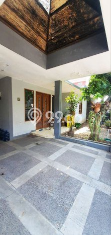 Rumah Mewah LB 300m2 Siap Huni Desain Elegan di Buah Batu, Bandung Rumah Mewah LB 300m2 Siap Huni Desain Elegan di Buah Batu, Bandung
