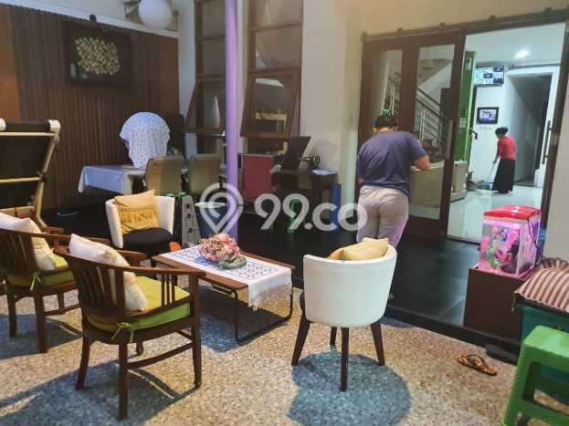 Hunian Elit LB 330m2 Siap Huni Desain Elegan di Buah Batu, Bandung Hunian Elit LB 330m2 Siap Huni Desain Elegan di Buah Batu, Bandung