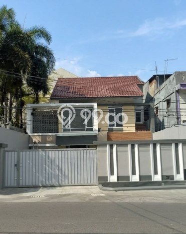 Rumah Mewah LB 300m2 Siap Huni Desain Elegan di ciumbuleuit, Bandung Rumah Mewah LB 300m2 Siap Huni Desain Elegan di ciumbuleuit, Bandung