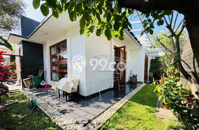 For Sale! Premium House LT 305m2 Desain Modern di Buah Batu For Sale! Premium House LT 305m2 Desain Modern di Buah Batu