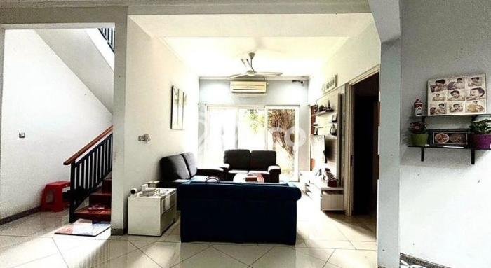 Rumah Luxury Modern Siap Huni di Cibubur Jakarta Timur Rumah Luxury Modern Siap Huni di Cibubur Jakarta Timur