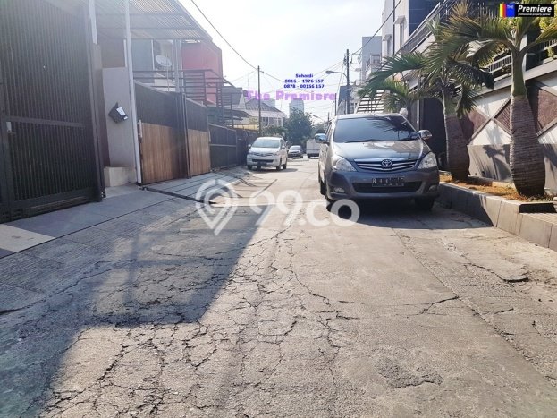 Hunian Cantik Modern Lb 150m2 di Kelapa Gading, Jakarta Utara Hunian Cantik Modern Lb 150m2 di Kelapa Gading, Jakarta Utara