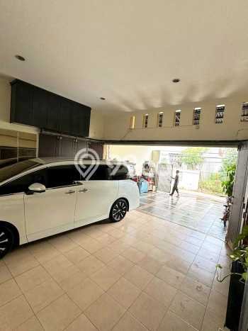 Ready to Use! Luxury House LT 281m2 Desain Modern di Pulomas Ready to Use! Luxury House LT 281m2 Desain Modern di Pulomas