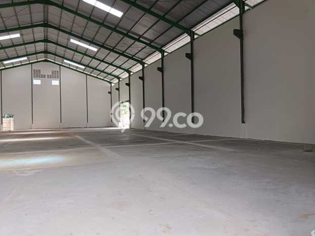 Gudang Disewa di Tangerang dengan LB 1200m2 Area Komersial Ramai Gudang Disewa di Tangerang dengan LB 1200m2 Area Komersial Ramai