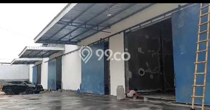 AREA KOMERSIAL! Gudang For Rent Kawasan Sepatan, Luas 2400m², Akses Utama, Siap Bisnis AREA KOMERSIAL! Gudang For Rent Kawasan Sepatan, Luas 2400m², Akses Utama, Siap Bisnis
